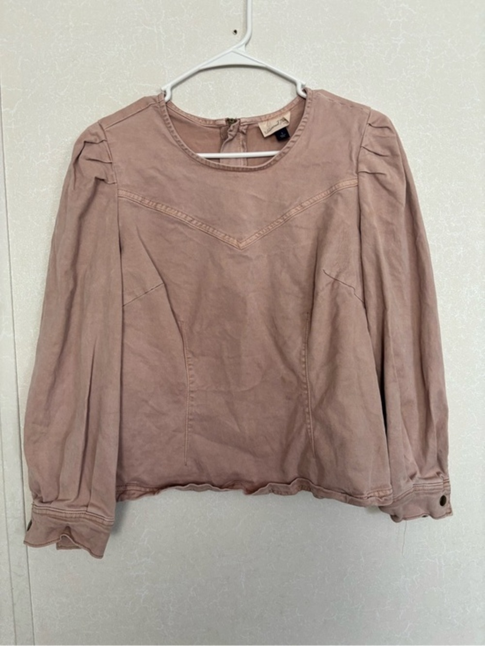 Universal Thread long sleeve blush jean blouse Small